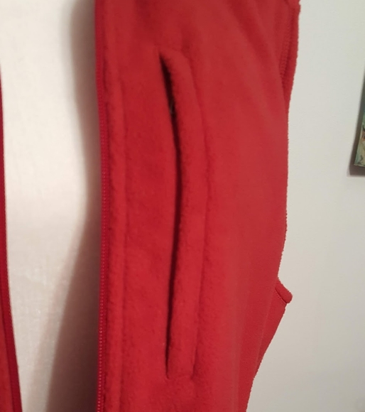 ST. John's Bay M Fleece red vest navy colar VGUC! - Picture 5 of 8